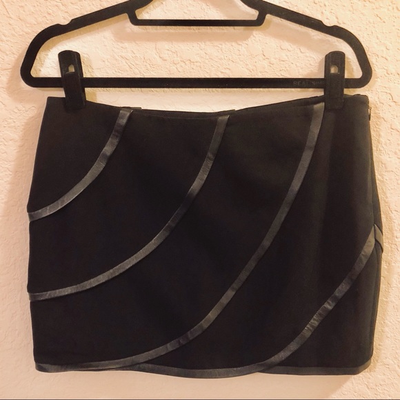 Diane Von Furstenberg Dresses & Skirts - 💄Diane Von Furstenberg Black with Leather Mini💄